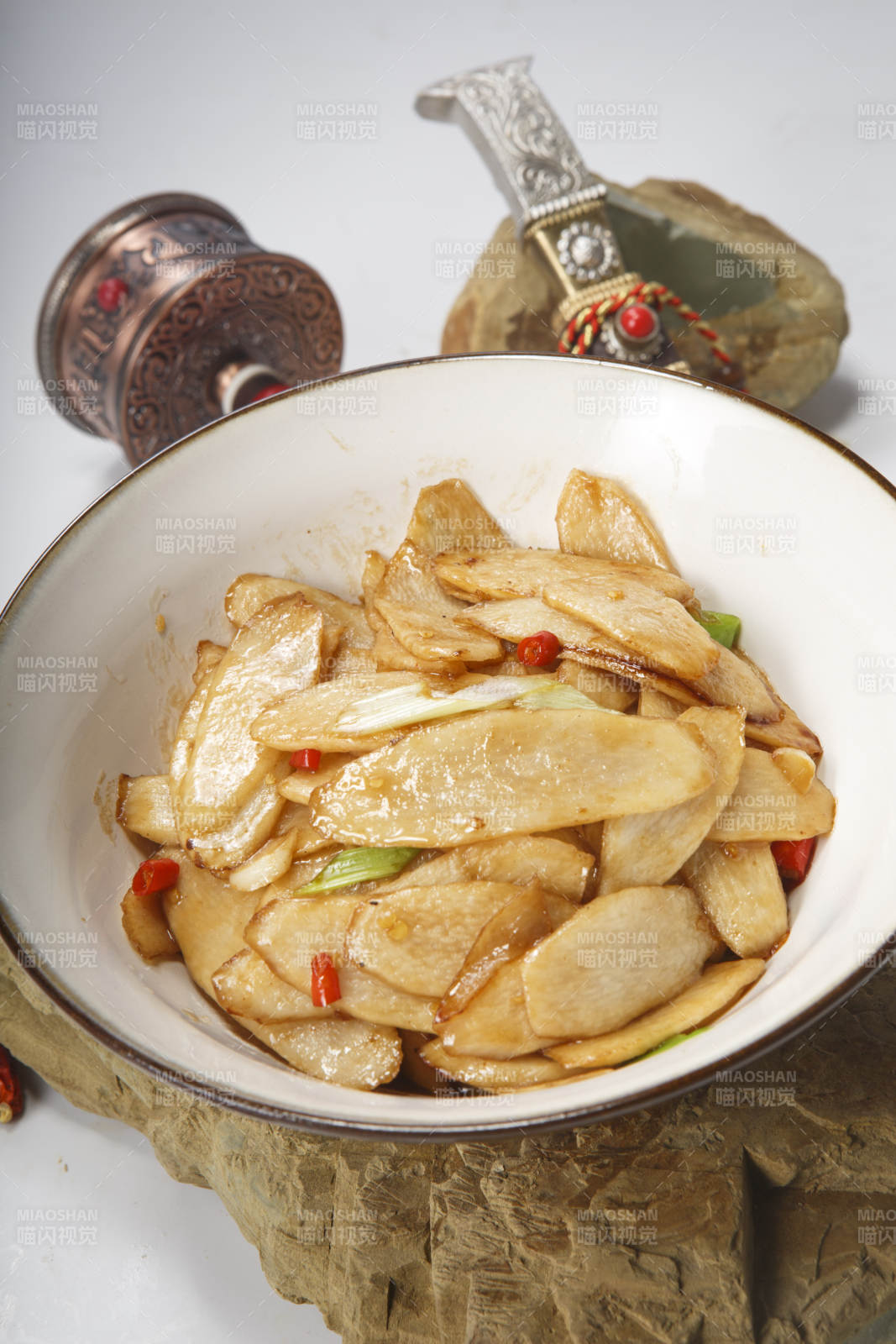 香锅素炒杏鲍菇图片