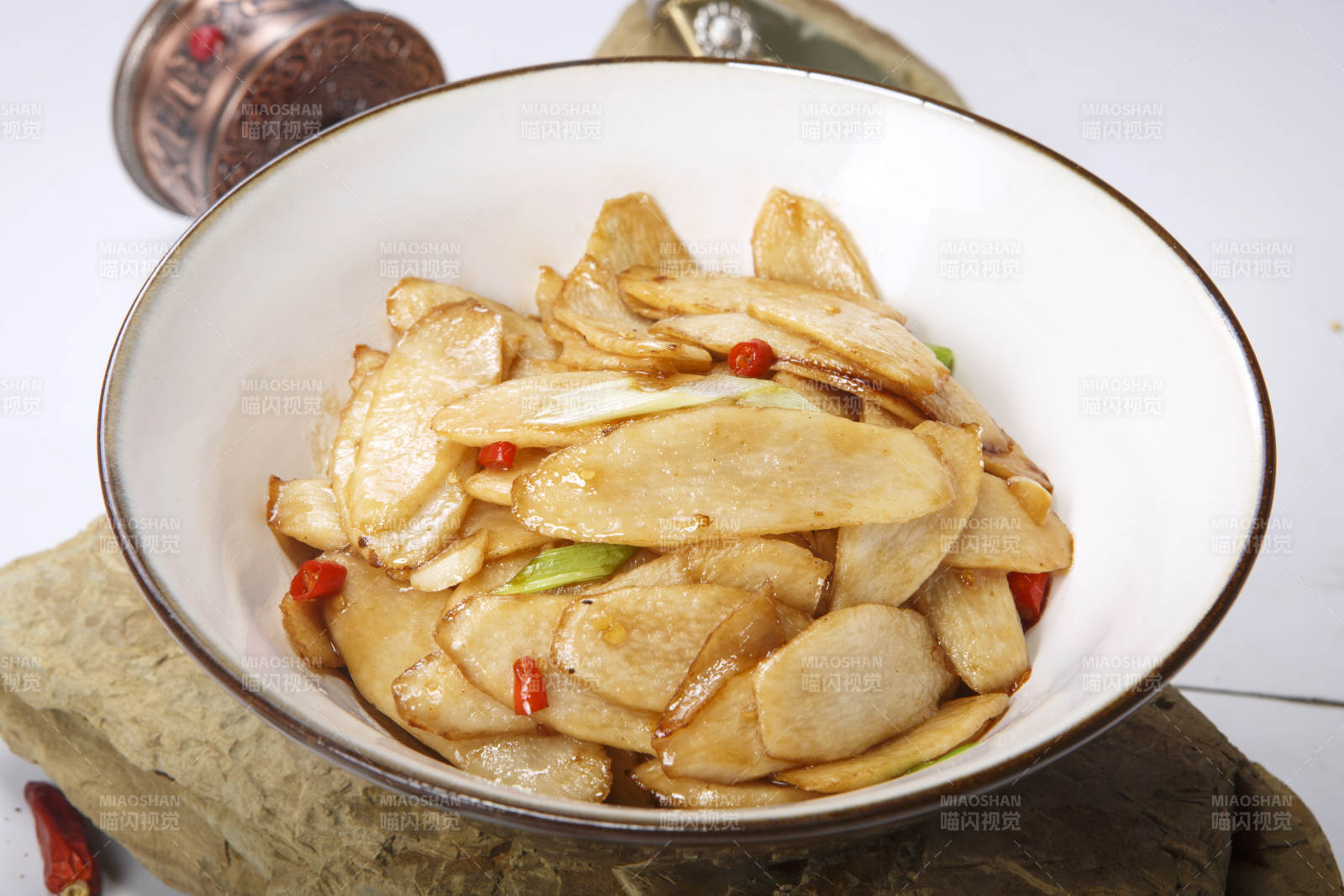 香锅素炒杏鲍菇图片