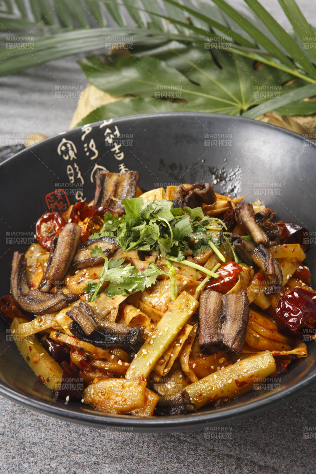 麻辣香锅鳝鱼段图片