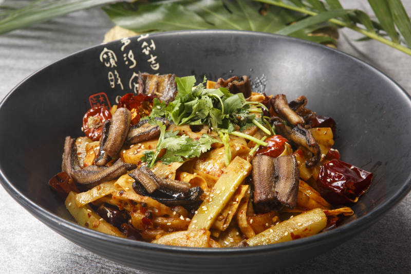 麻辣香锅鳝鱼段图片