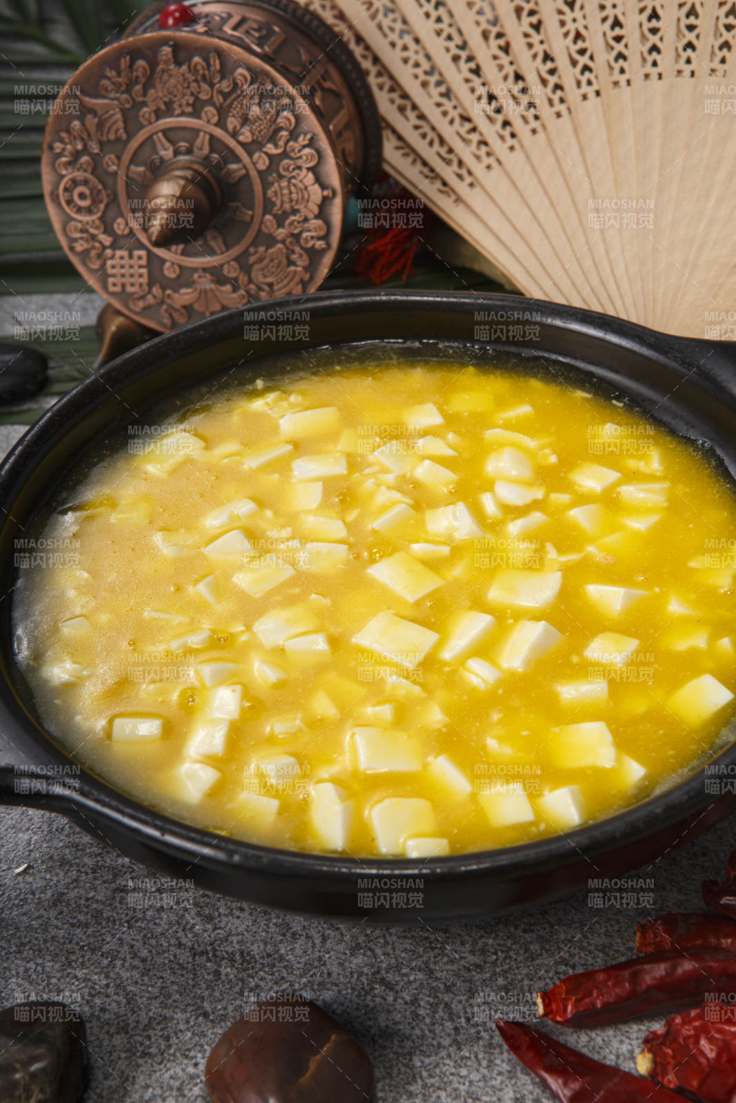 砂锅蟹黄豆腐煲图片