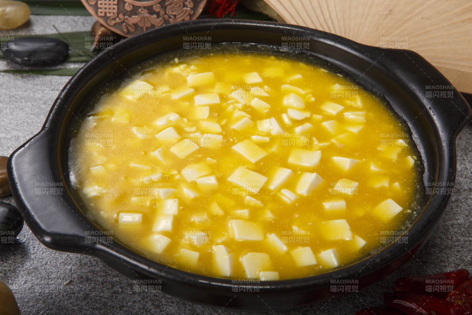 砂锅蟹黄豆腐煲图片