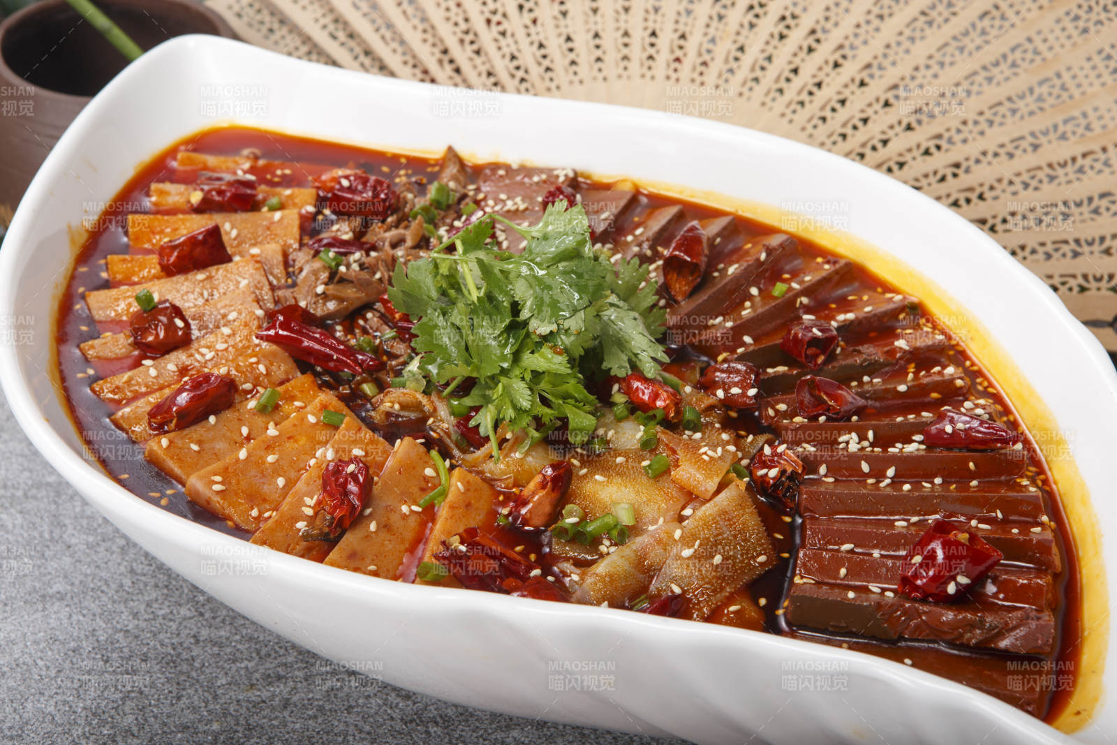 红油川香毛血旺图片