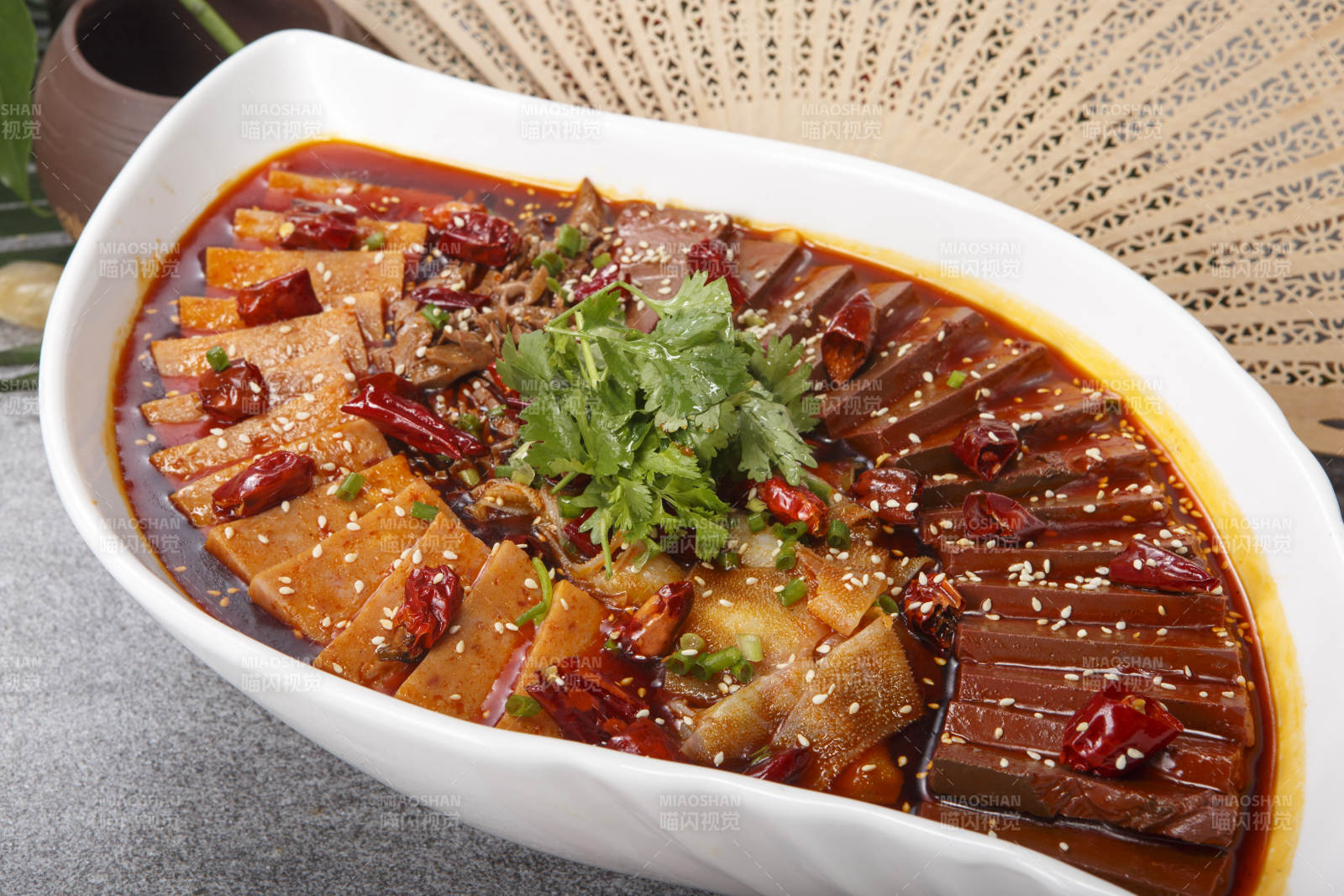 红油川香毛血旺图片