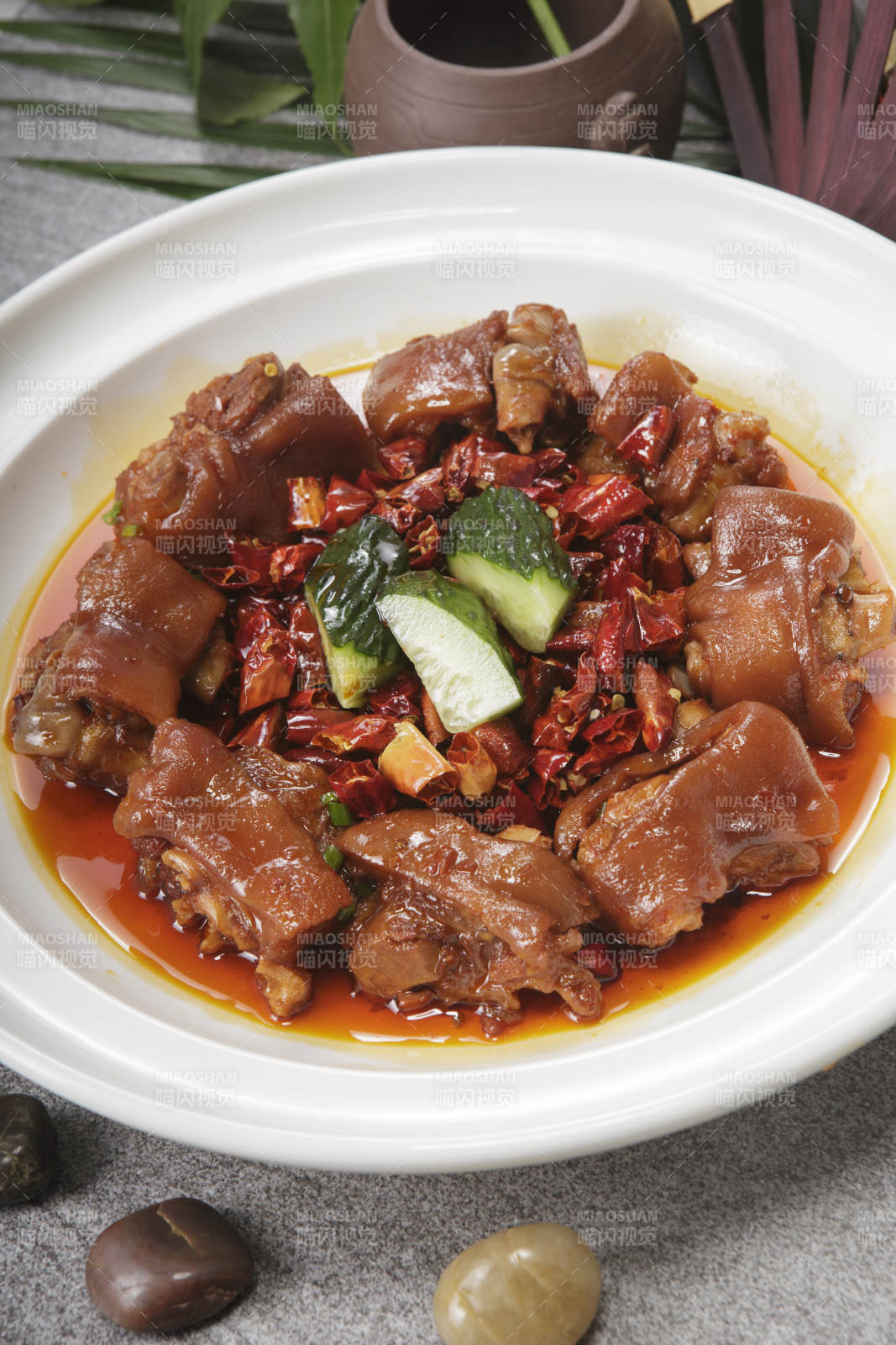 红烧辣子猪脚图片