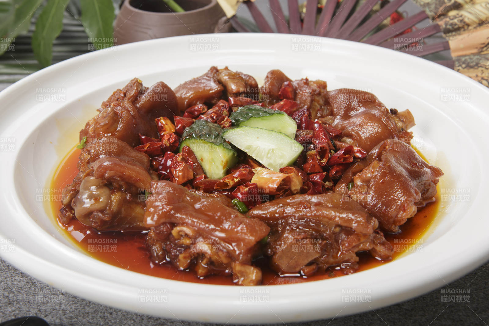红烧辣子猪脚图片