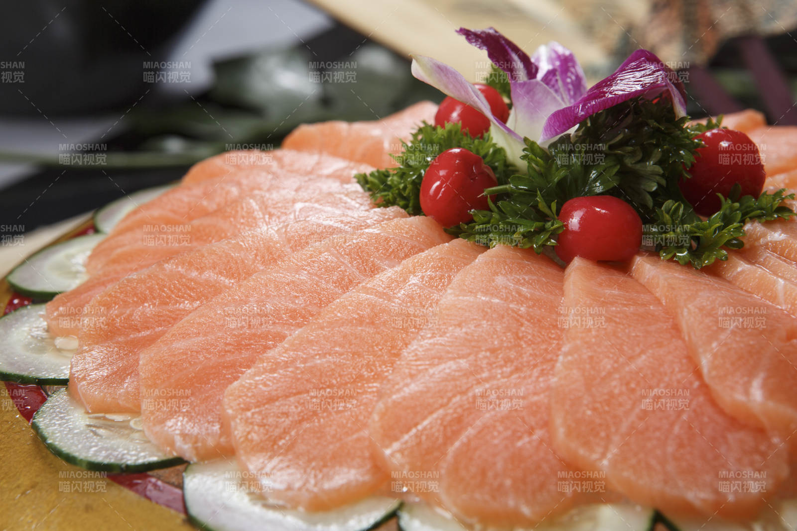 冰镇三文鱼吞拿鱼图片