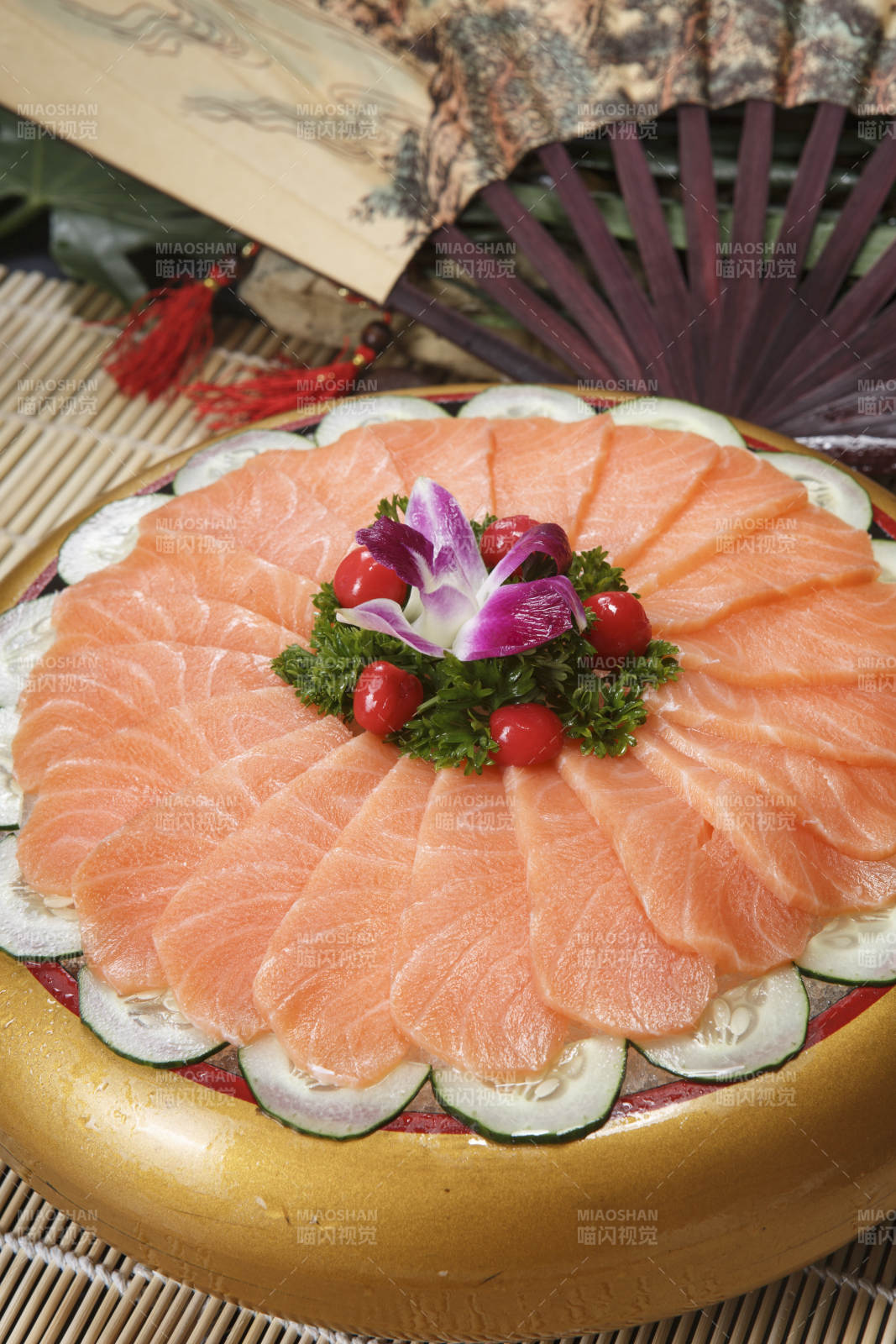 冰镇三文鱼吞拿鱼图片