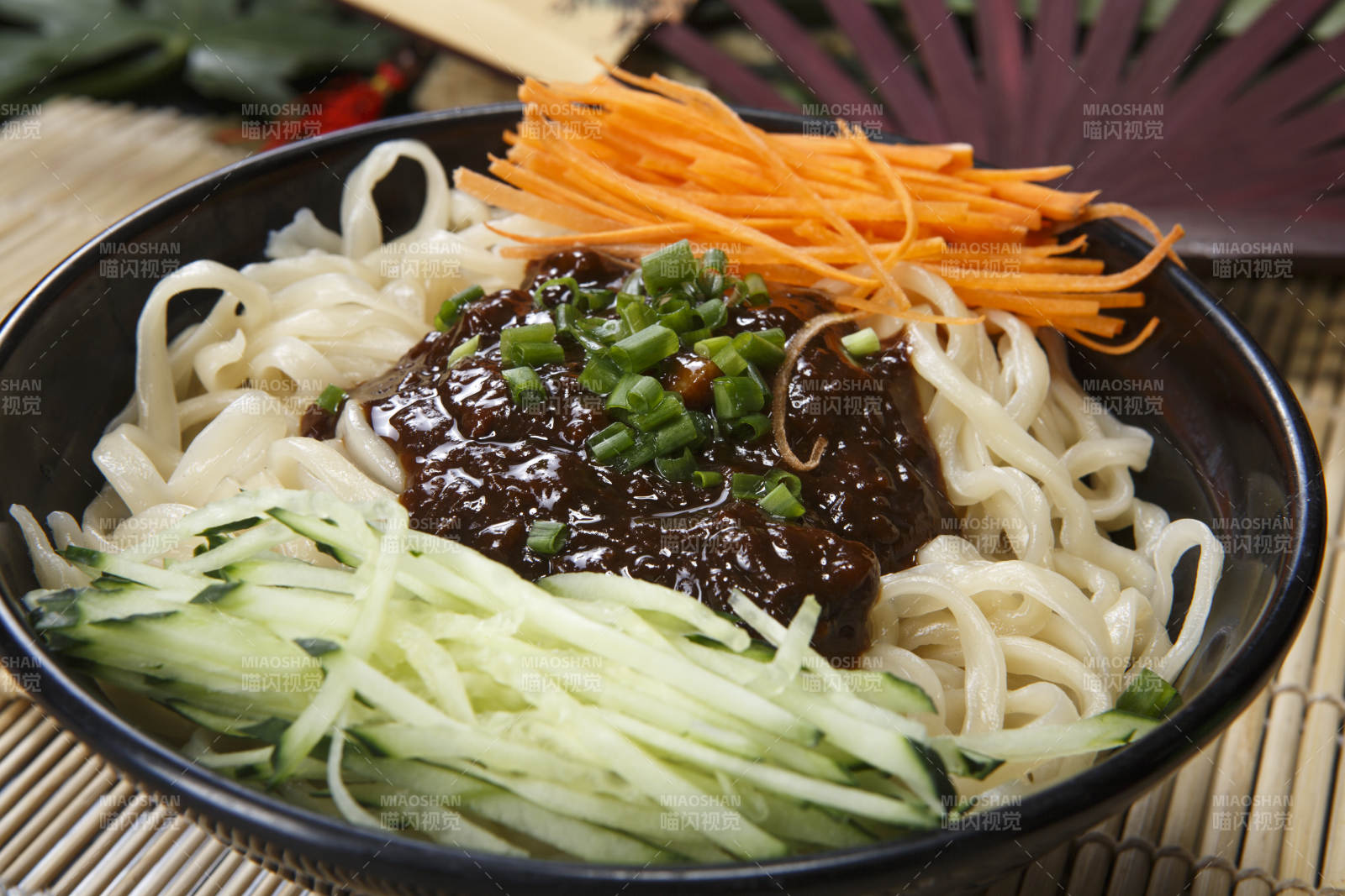 老北京肉丁炸酱面图片