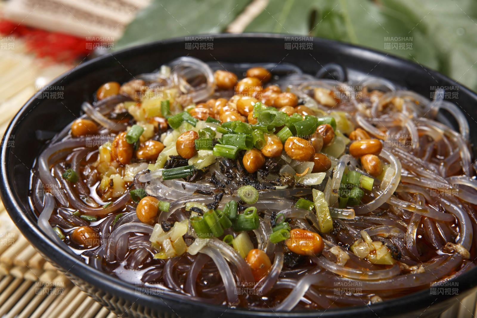 黄豆果仁酸辣粉图片