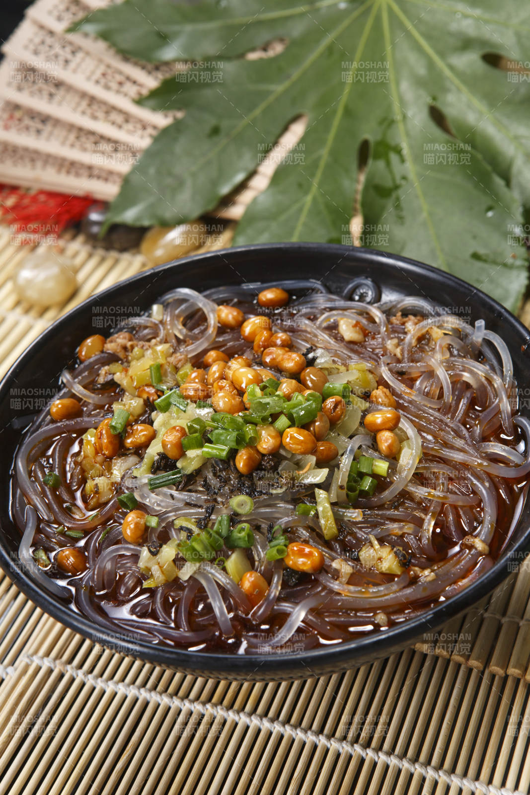 黄豆果仁酸辣粉图片