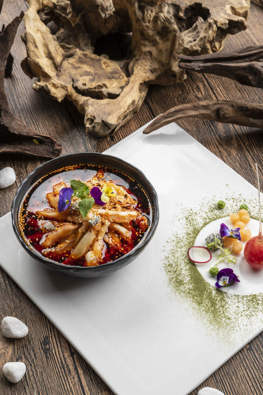 红油口水手撕鸡图片