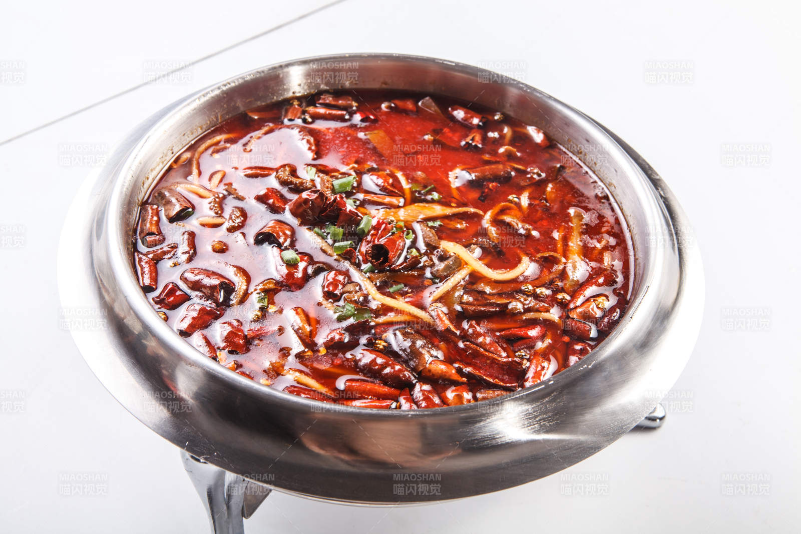 不锈钢餐具装的川味毛血旺图片