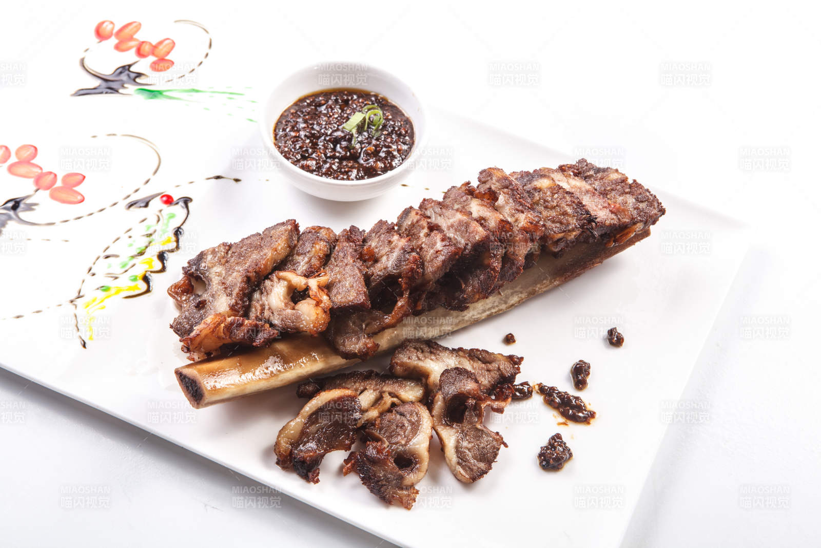 撒椒盐香烤牛肋拆骨肉图片