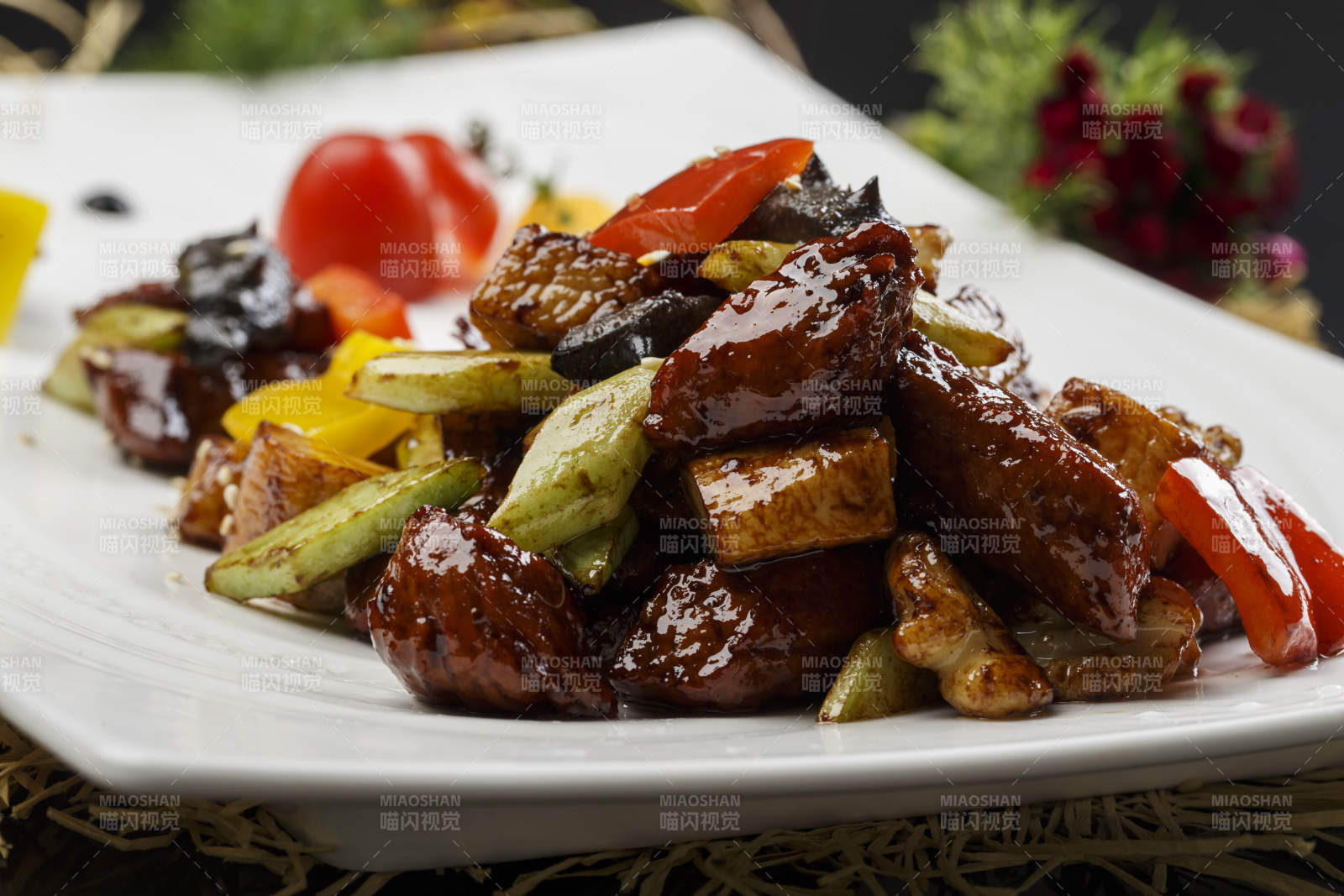 黑胡椒酱爆牛仔粒图片