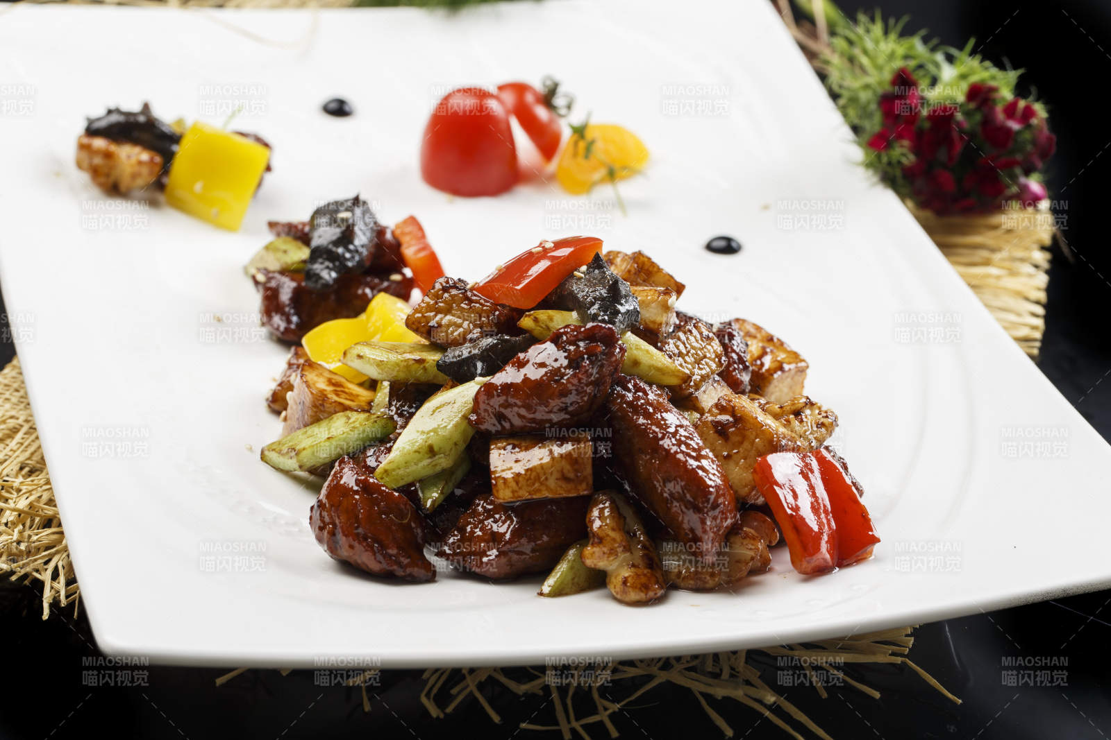 黑胡椒酱爆牛仔粒图片