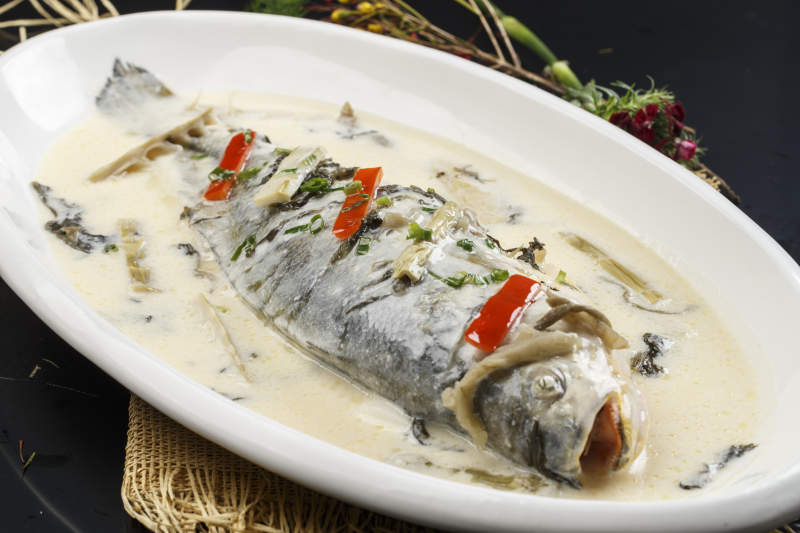 奶汤海鲈鱼图片