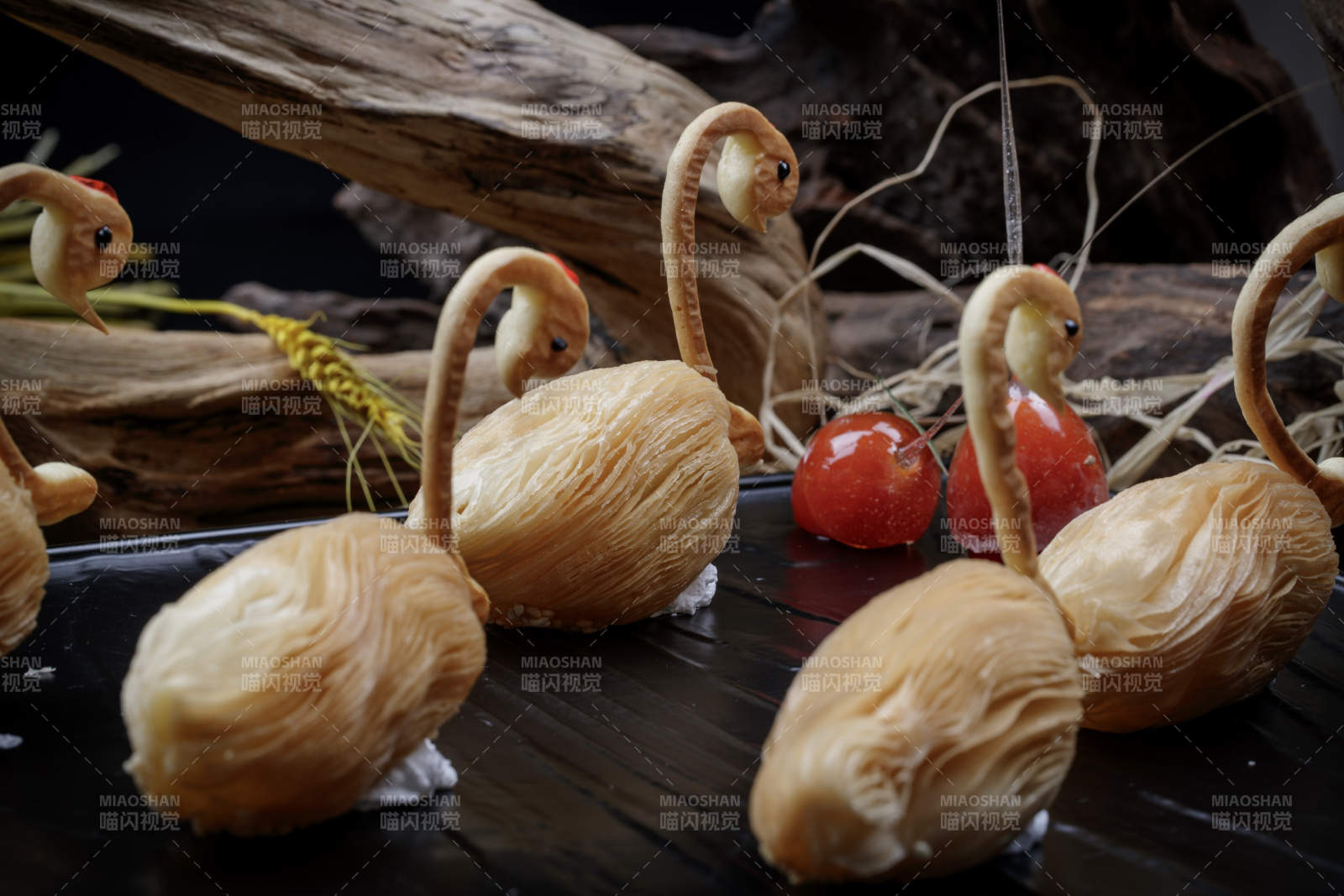 茶餐点心天鹅榴莲酥图片