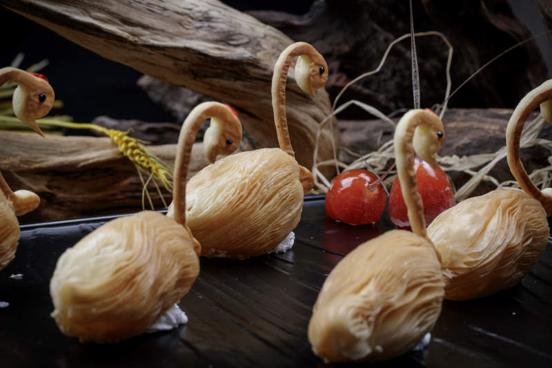 茶餐点心天鹅榴莲酥图片