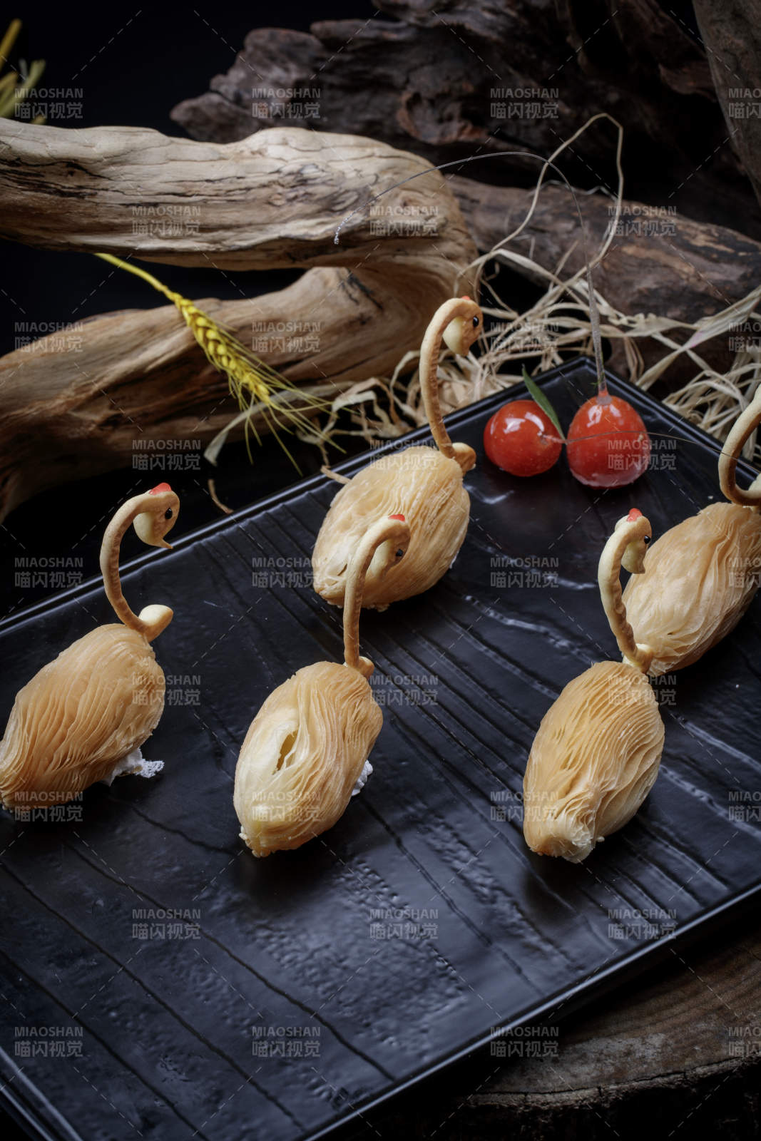 茶餐点心天鹅榴莲酥图片