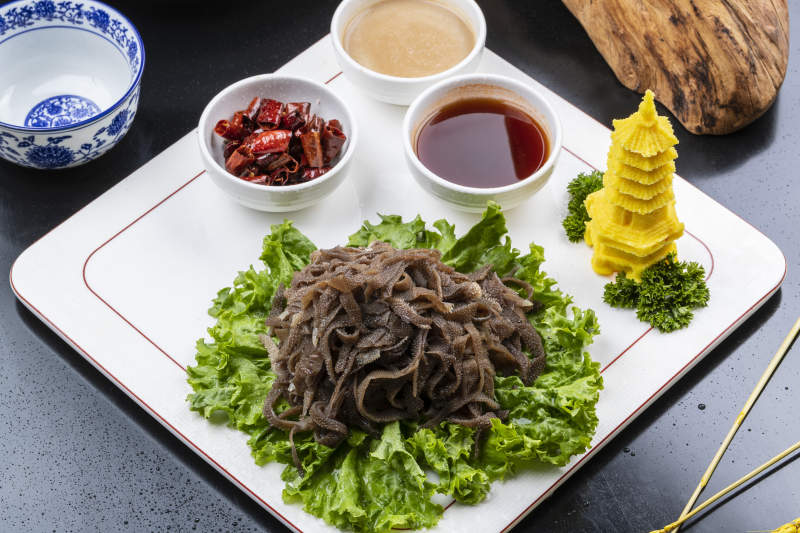 蘸汁卤味毛肚丝图片