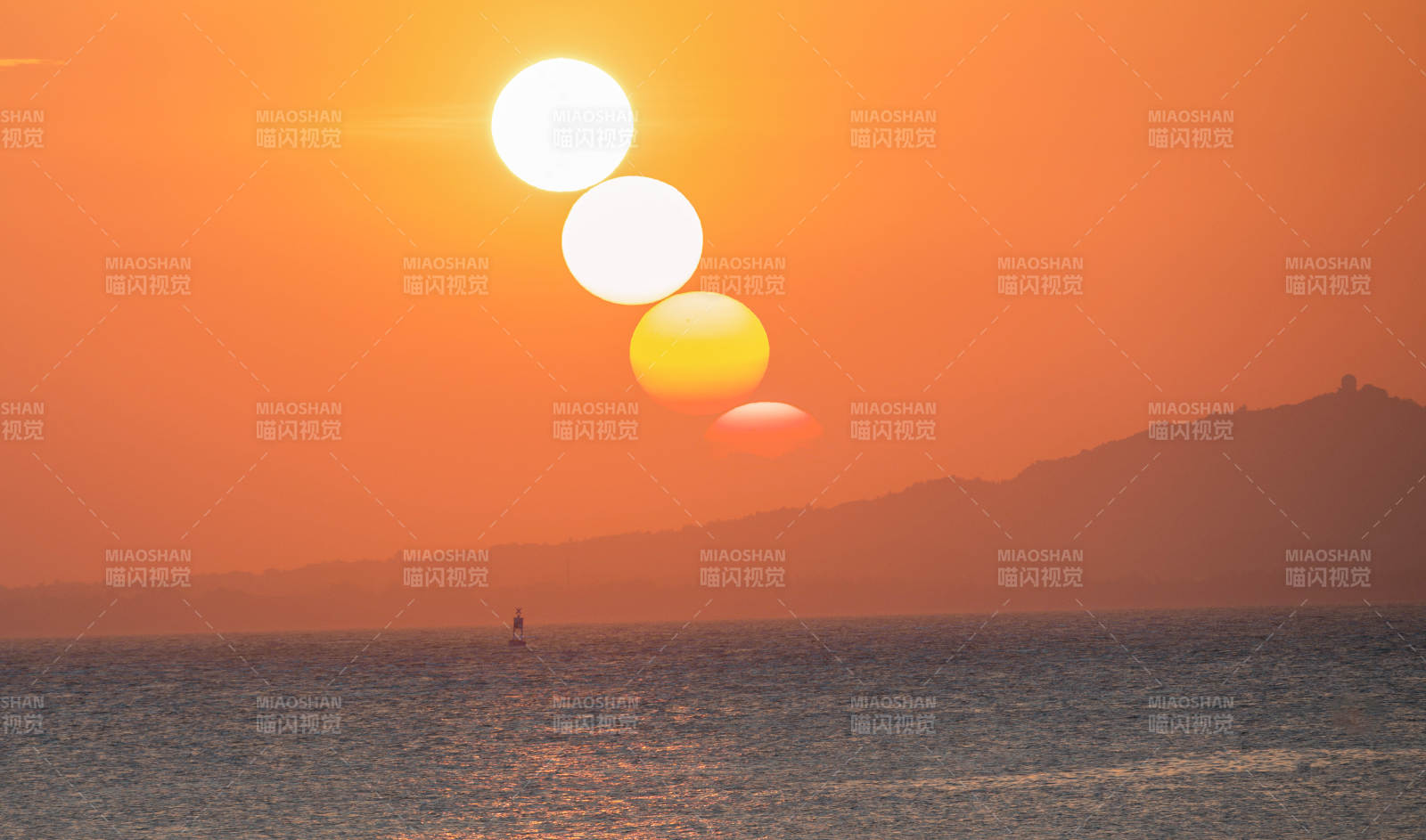 泉州的日出海面四重影图片