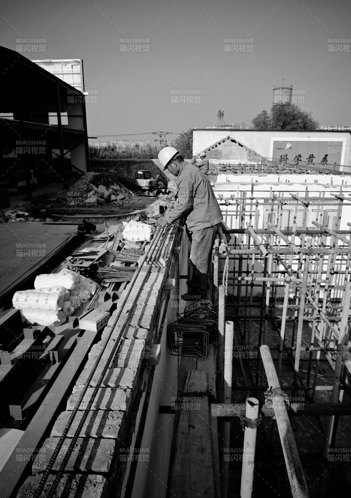 工地劳作场景图片