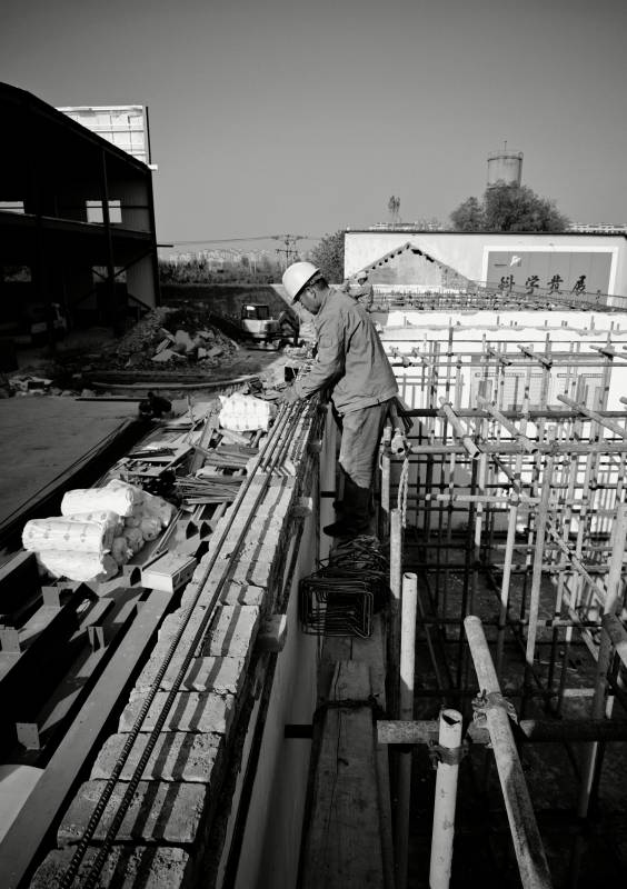 工地劳作场景图片