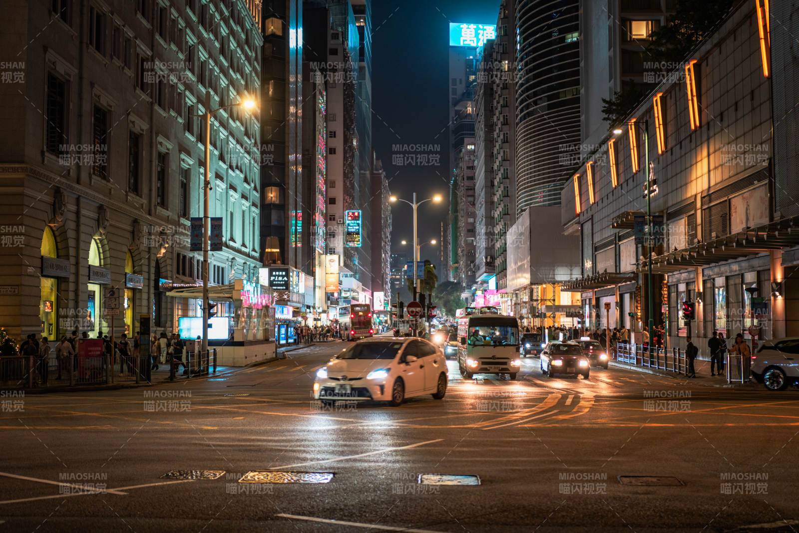 夜幕下的香港尖沙咀弥敦道图片