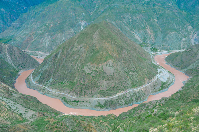 金沙湾山环水绕的壮丽景色图片