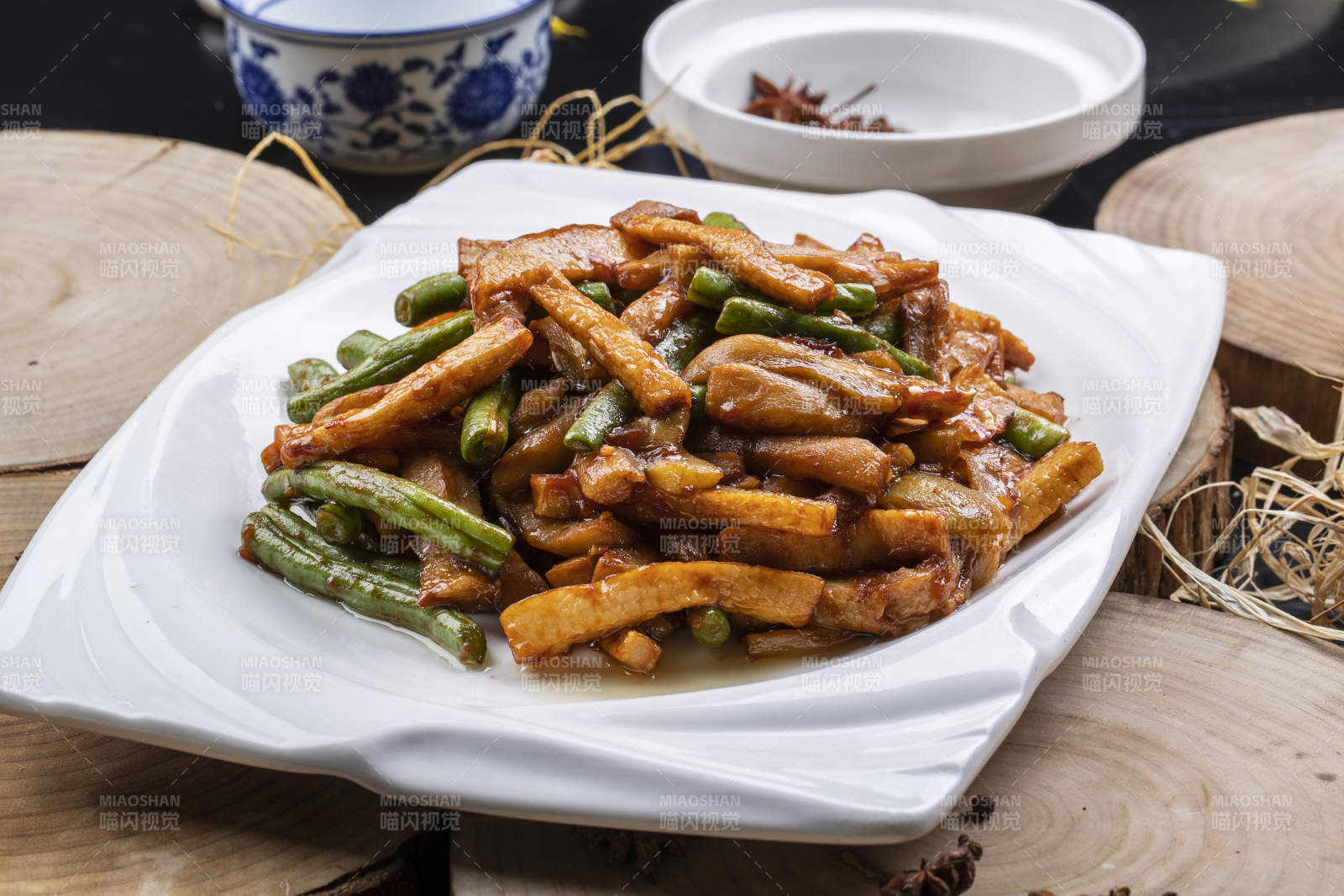 黑胡椒杏鲍菇牛柳图片