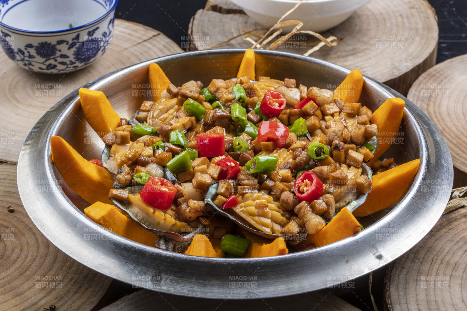 金瓜锅仔炖鲍鱼图片