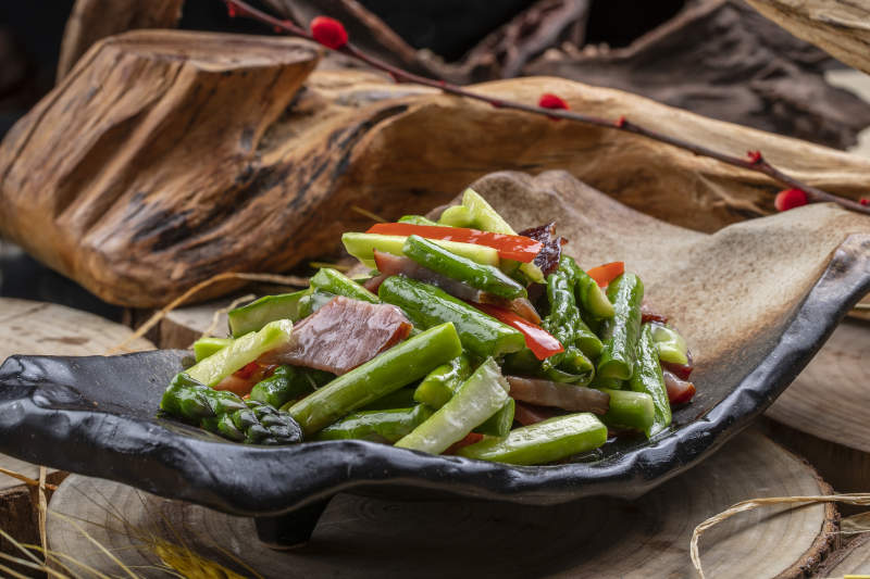 芦笋炒腊肉图片