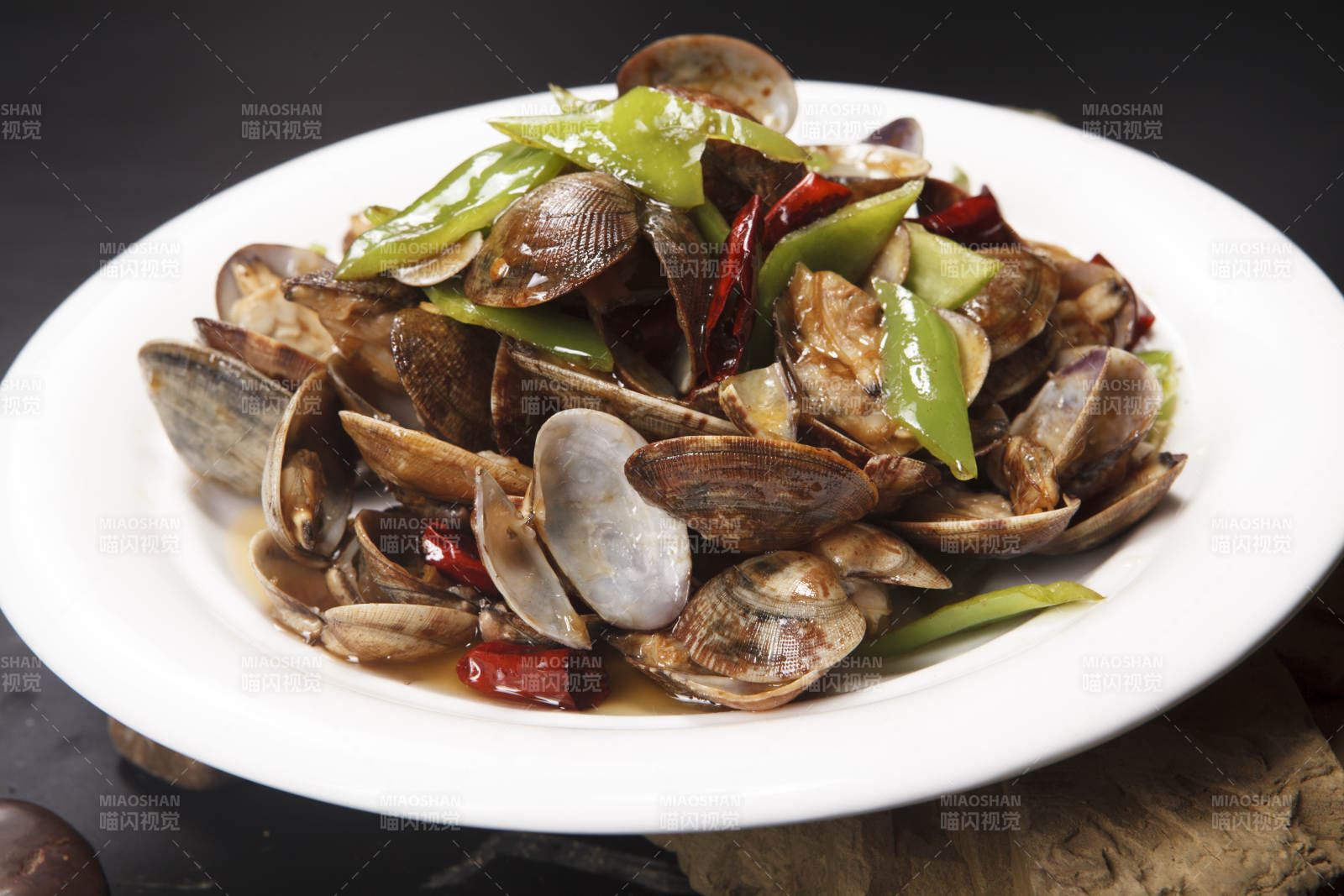 青红辣椒炒花蛤图片