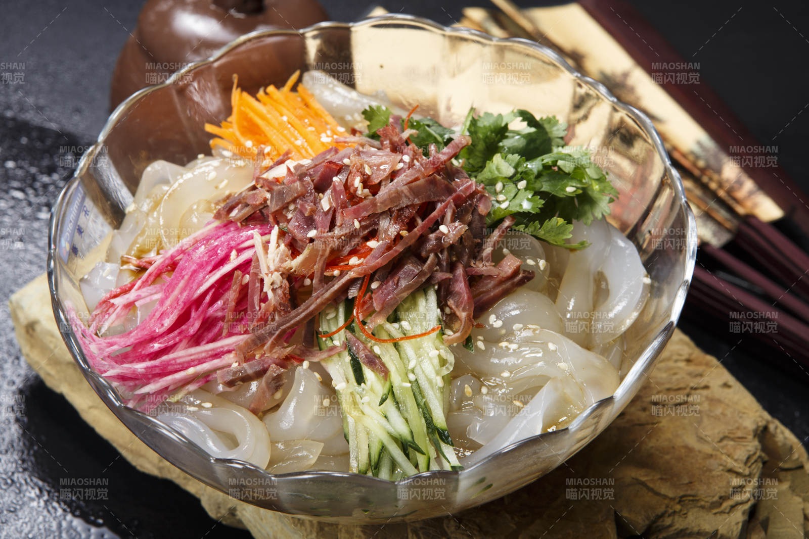 美味鸡丝大拉皮图片