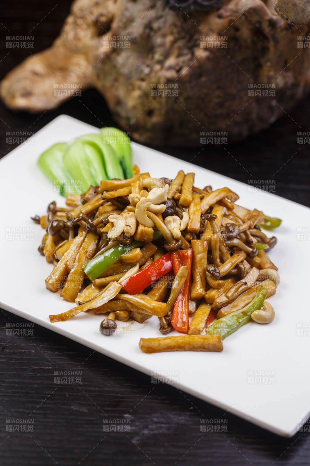 XO酱爆腰果杂菌图片