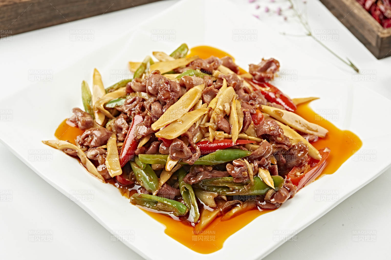 红油嫩笋彩椒炒鸡胗（嫩笋辣炒胗华）图片