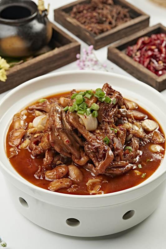 砂锅香辣红焖蒜香芸豆鹅掌图片