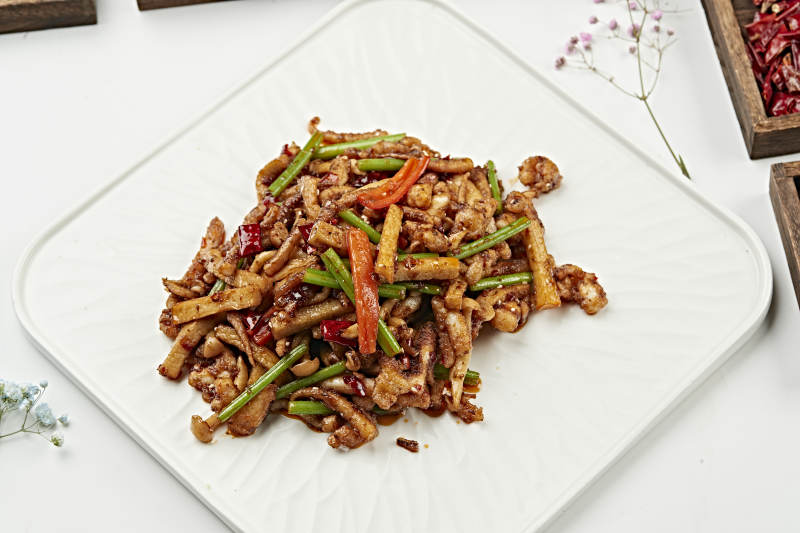 香辣爆炒杏鲍菇海鲜菇西芹彩椒鱿鱼须图片