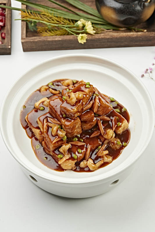 砂锅卤汁花蛤肉烧油煎豆腐图片