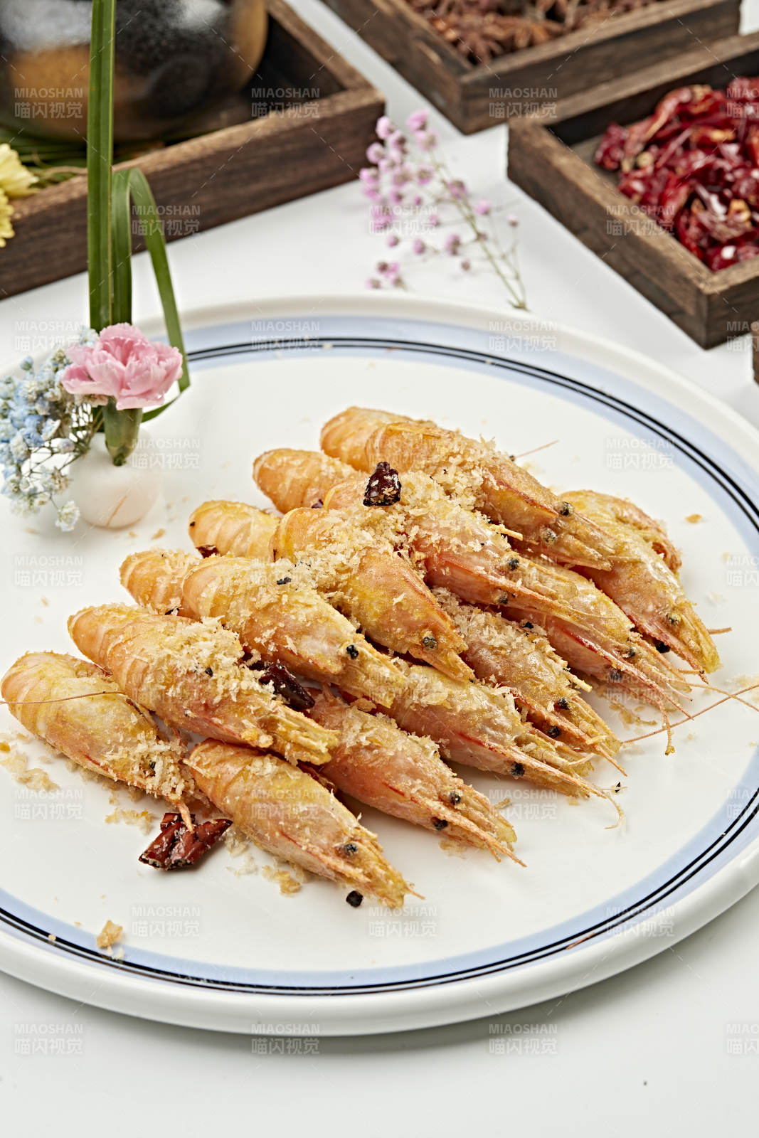 油炸避风塘罗氏沼虾（油炸大头虾）图片