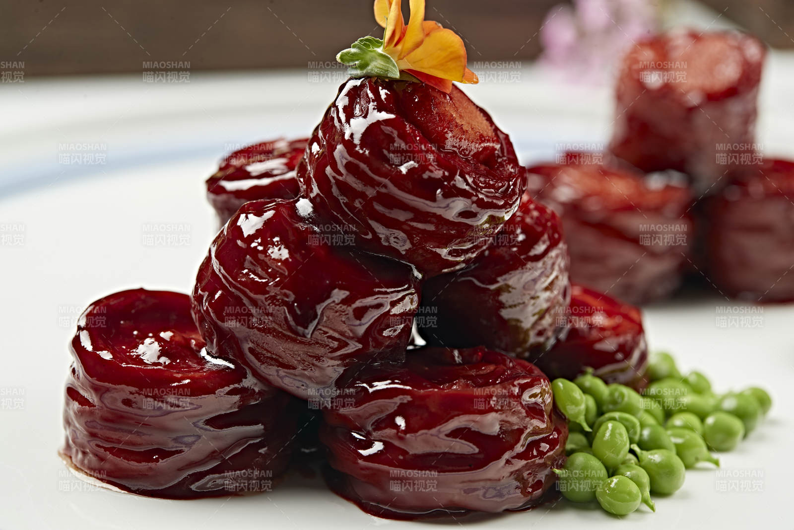 糖醋浇汁九转葱肠图片