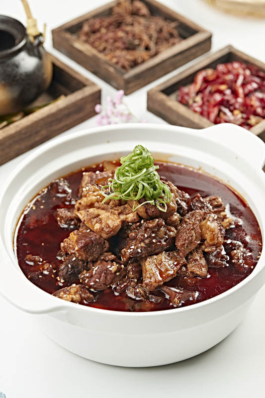砂锅红油香辣烧牛腩图片