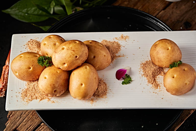 仿真杂粮土豆造型酱肉包图片