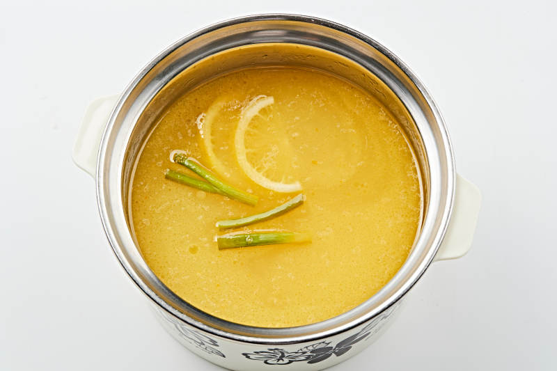 香茅草柠檬冬阴功火锅汤底图片