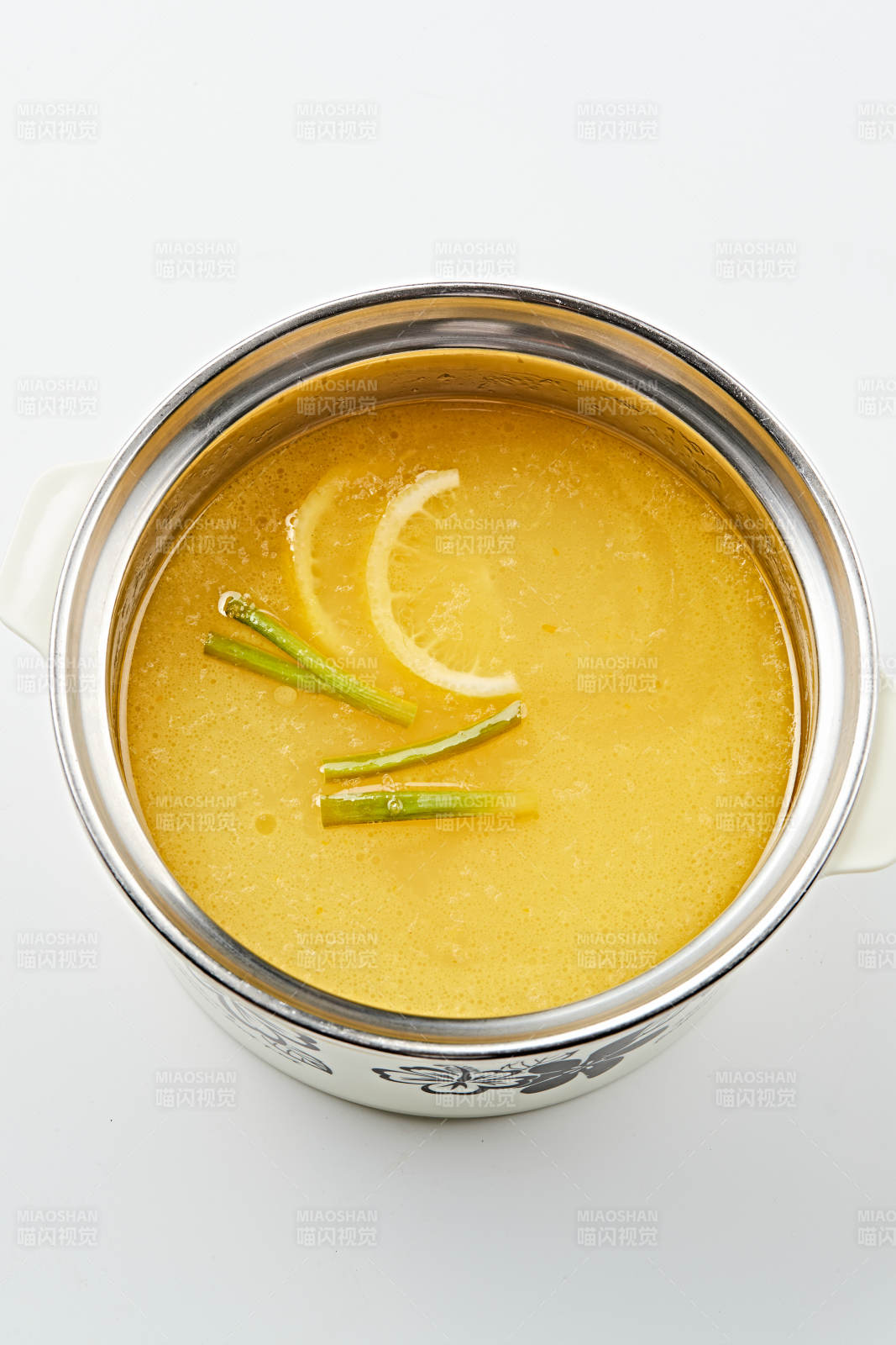香茅草柠檬冬阴功火锅汤底图片