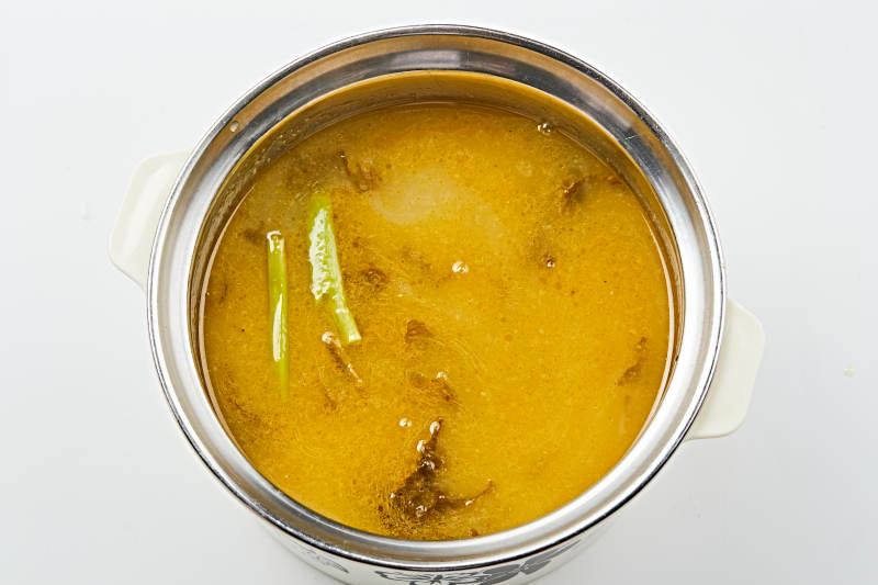 酸菜鱼滋补火锅汤底图片