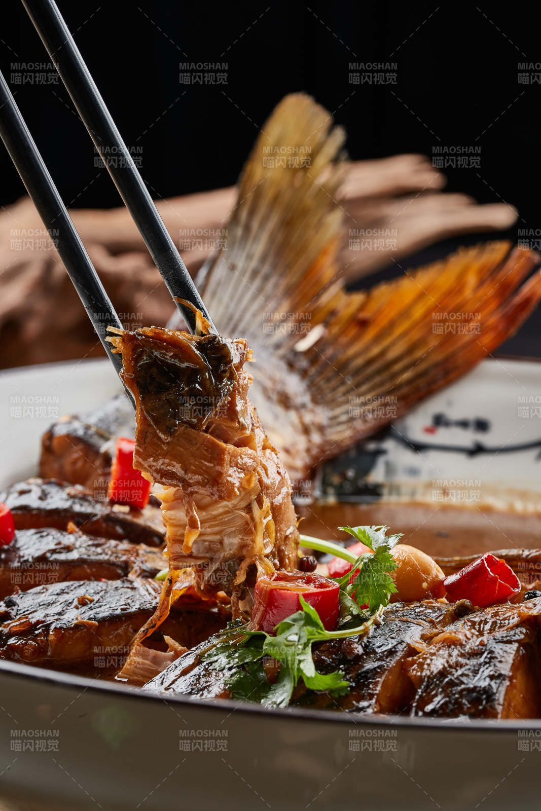 全鱼宴酱香家常炖鱼图片