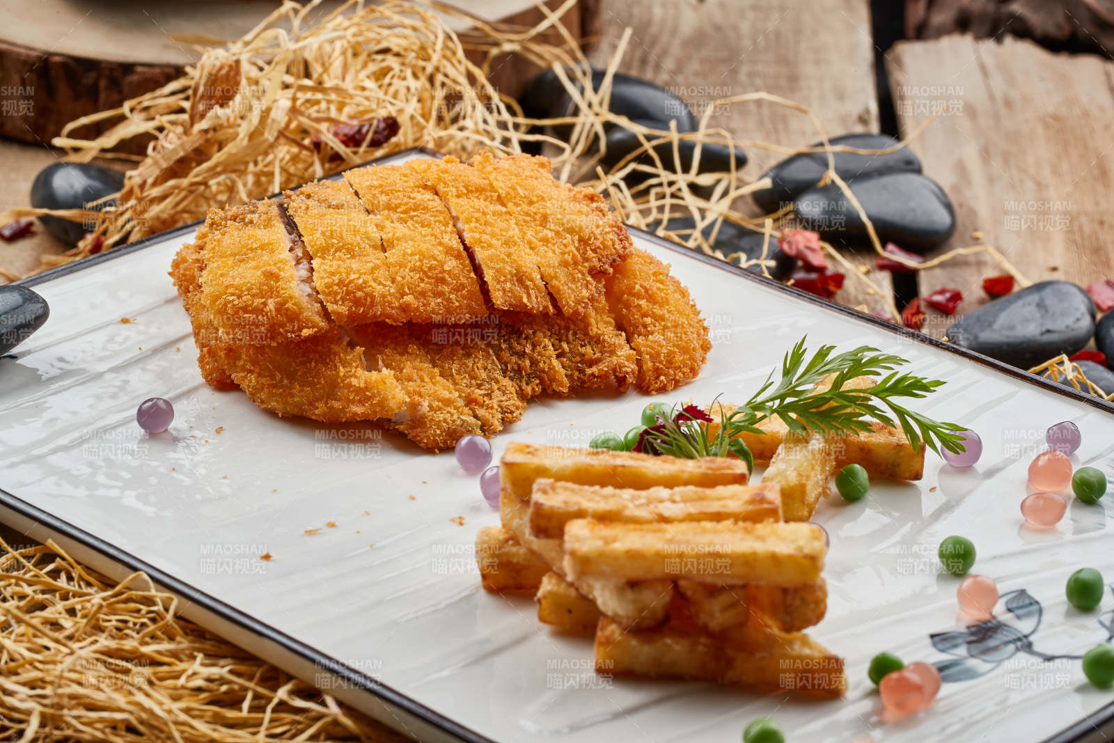 鱼宴炸鱼匹配薯条图片