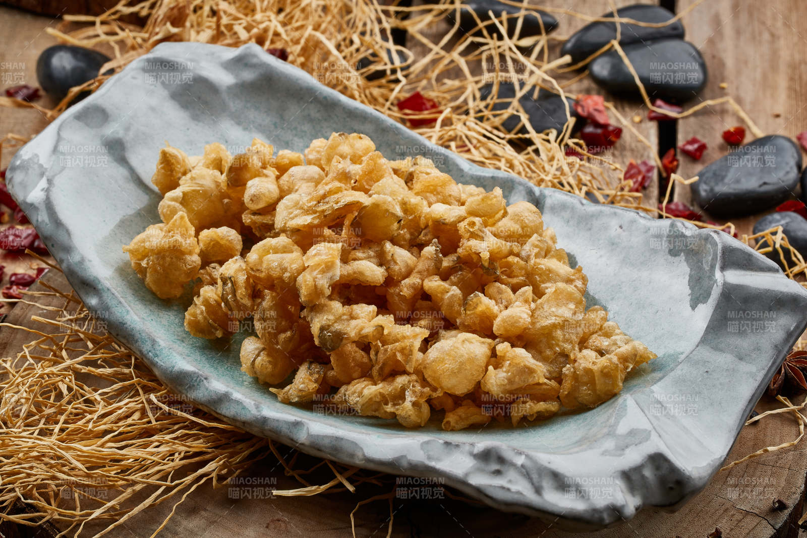 全鱼宴炸鱼鳔图片